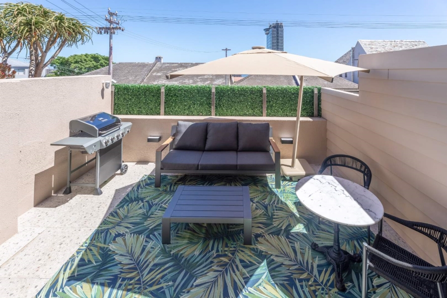 To Let 2 Bedroom Property for Rent in Sea Point Western Cape